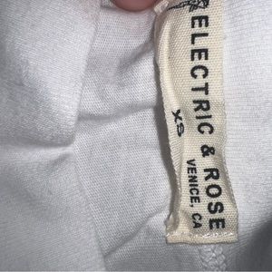 Electric Rose XS white big tee shirt